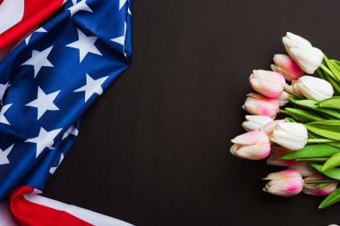 Anma Günü 'nüz kutlu olsun. Hatırlayın, daha önce ama şimdi nadiren Dekorasyon Günü, Amerikan bayrağı ve siyah arka planda bir lale çiçeği olarak anılır. Amerika' da federal bir bayram.