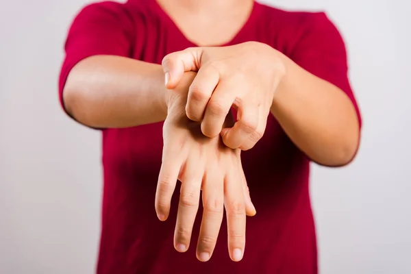 Aziatisch Mooi Vrouw Jeuk Haar Krabben Haar Jeukende Arm Witte — Stockfoto