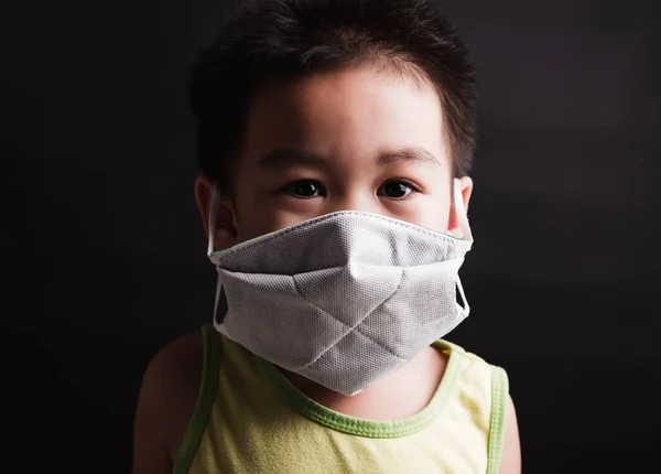 Close Aziatisch Klein Kind Draagt Beschermend Gezichtsmasker Met Angst Het — Stockfoto