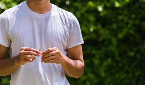 Maggio Della Giornata Mondiale Del Tabacco Uomo Fumatore Asiatico Usa — Foto Stock