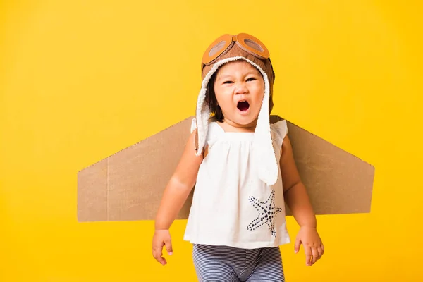 Feliz Asiático Bonito Engraçado Bebê Menina Sorriso Usar Chapéu Piloto — Fotografia de Stock