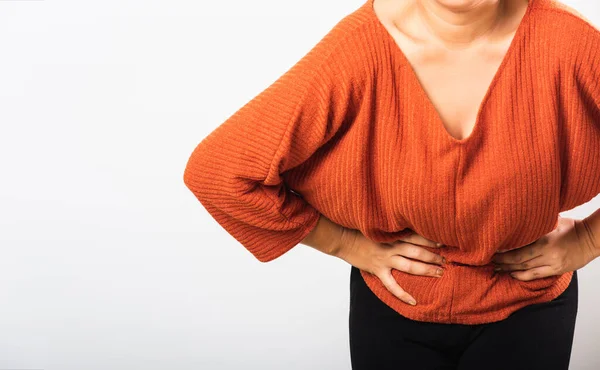 Mujer Asiática Que Enferma Tiene Dolor Estómago Sostiene Las Manos —  Fotos de Stock