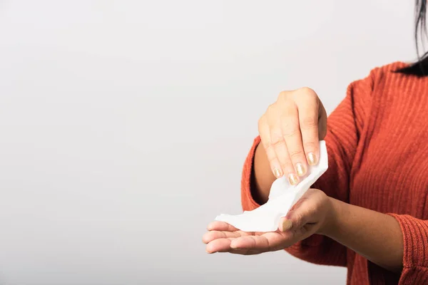 Cerca Mano Mujer Asiática Que Utiliza Papel Tejido Húmedo Limpiar —  Fotos de Stock