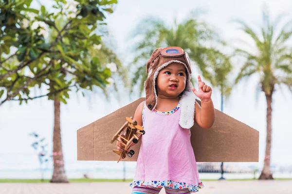 Glückliche Asiatische Lustige Kind Oder Kind Kleines Mädchen Lächeln Tragen — Stockfoto