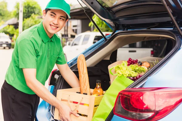 Asian Delivery Man Grocery Prepare Service Giving Fresh Vegetables Food — Stock Photo, Image