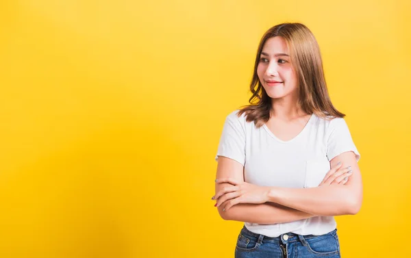 Asiático Tailandês Feliz Retrato Bonito Jovem Mulher Desgaste Shirt Seu — Fotografia de Stock