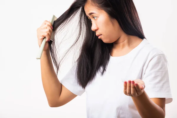 Mujer Asiática Problema Cabello Débil Uso Cepillo Pelo Peine Cabello —  Fotos de Stock
