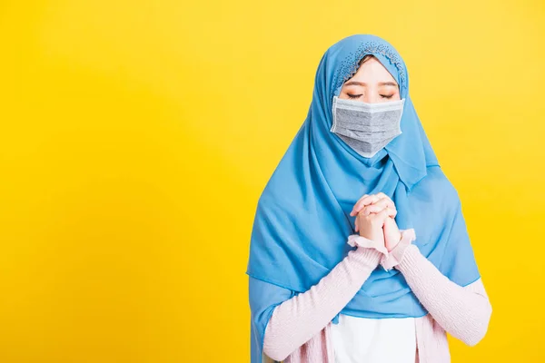 亚洲穆斯林阿拉伯穆斯林阿拉伯裔穆斯林 年轻女子的画像伊斯兰宗教戴头巾 戴面罩戴面罩护目镜保护检疫疾病 — 图库照片