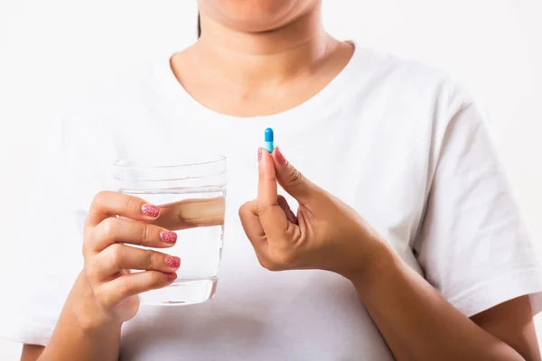 Närbild Ung Asiatisk Kvinna Hålla Piller Droger Handen Redo Läkemedel — Stockfoto