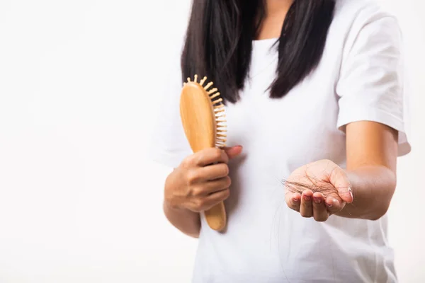 Mulher Asiática Infeliz Problema Cabelo Fraco Ela Segurar Uma Escova — Fotografia de Stock