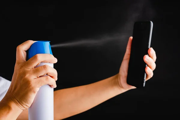 Mujer Joven Asiática Aplicando Dispensador Prensa Desinfectante Spray Alcohol Chorro —  Fotos de Stock