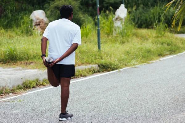 Close Asiático Jovem Atleta Esporte Corredor Preto Homem Desgaste Relógio — Fotografia de Stock