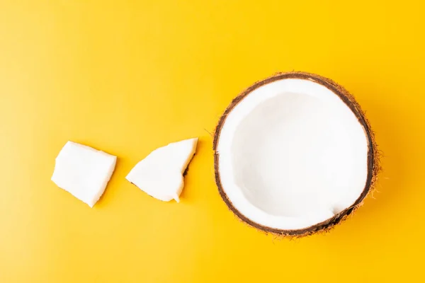Happy Coconuts Day Konzept Frische Kokosnuss Gruppe Set Verschiedene Hälften — Stockfoto