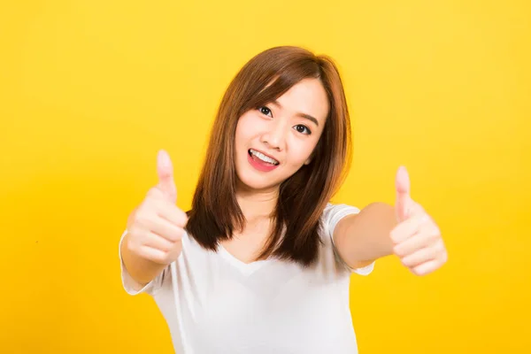 Asiático Feliz Retrato Hermosa Linda Joven Mujer Adolescente Pie Usar —  Fotos de Stock