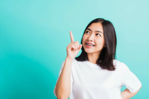 Portret Van Aziatische Tiener Mooie Jonge Vrouw Glimlach Hebben Gebit — Stockfoto