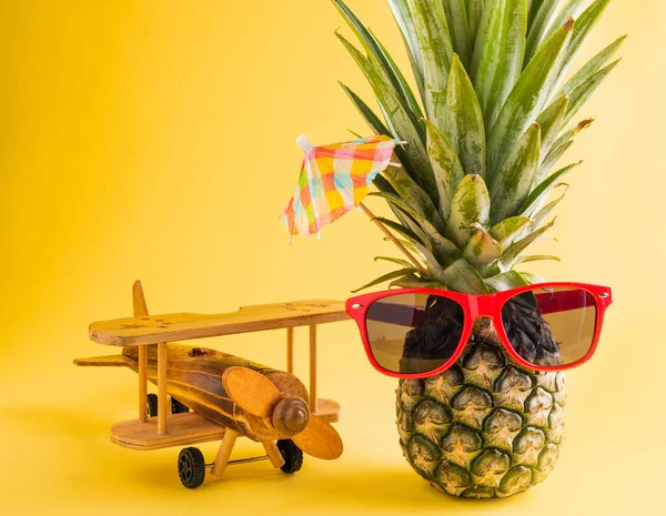 Célébrez Summer Pineapple Day Concept Drôle Ananas Frais Dans Des — Photo