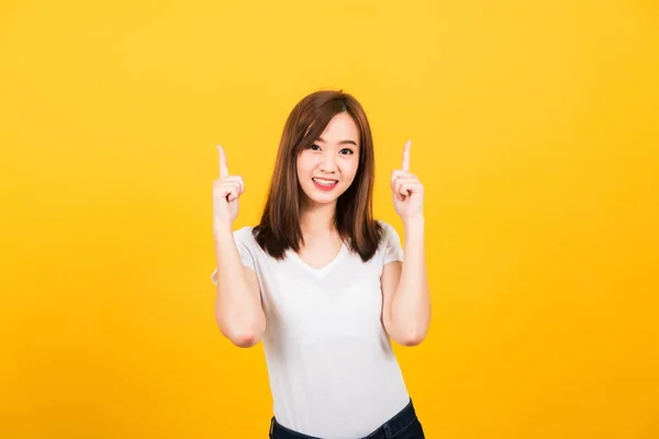 Asiático Feliz Retrato Hermosa Linda Joven Mujer Adolescente Pie Desgaste —  Fotos de Stock