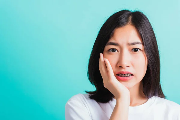 Portrait Asian Teen Beautiful Young Woman Smile Have Dental Braces — Stock Photo, Image