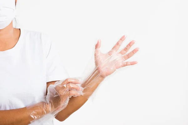 Vrouw Hand Dragen Eenmalig Gebruik Beschermen Wegwerp Transparante Plastic Handschoen — Stockfoto