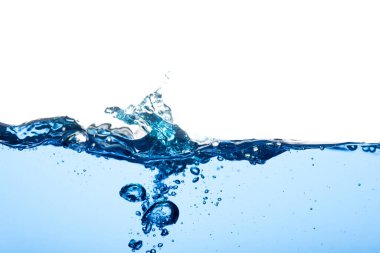 Sıvı üzerinde soyut temiz akış dalgalanma yüzeyi. Hava kabarcıklı açık mavi su dalgası ve biraz da su altı, beyaz arka planda izole edilmiş stüdyo çekimi.