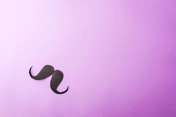 Schwarzer Schnurrbart Studioaufnahme Isoliert Auf Violettem Hintergrund Prostatakrebs Aufklärungsmonat Vatertag — Stockfoto