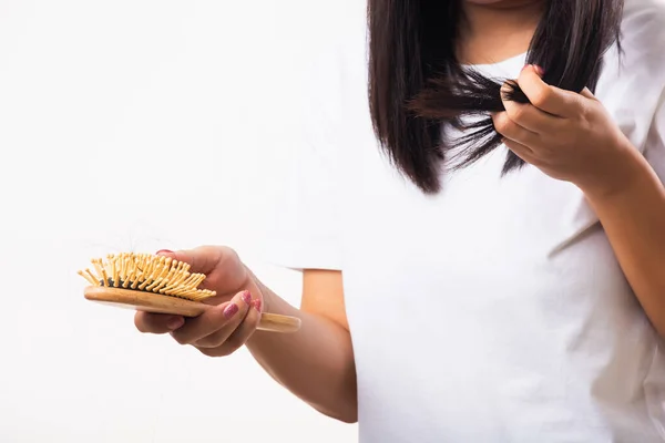 Mujer Asiática Infeliz Cabello Débil Cepillo Pelo Retención Con Cabello —  Fotos de Stock