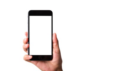 Akıllı telefonu beyaz ekranda tutan bir kadın. Kadın, modern cep telefonunu elinde tutuyor. Stüdyo çekimleri beyaz arka planda izole edilmiş, telefon ve ekranda kırpma maskesi izi var.