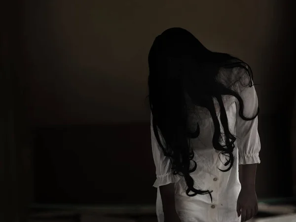 Flicka Zombie Blod Asiatisk Kvinna Spöke Med Blod Skräckinjagande Rädsla — Stockfoto