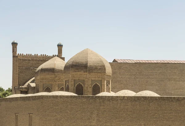 布哈拉, 乌兹别克斯坦-朱莉 02, 2018: Magoki Attor 清真寺的背面布哈拉 — 图库照片
