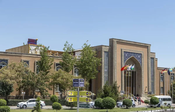 Buhara, Özbekistan - Jule 02, 2018: Otel Asya Buhara dışarıdan görüntülemek — Stok fotoğraf
