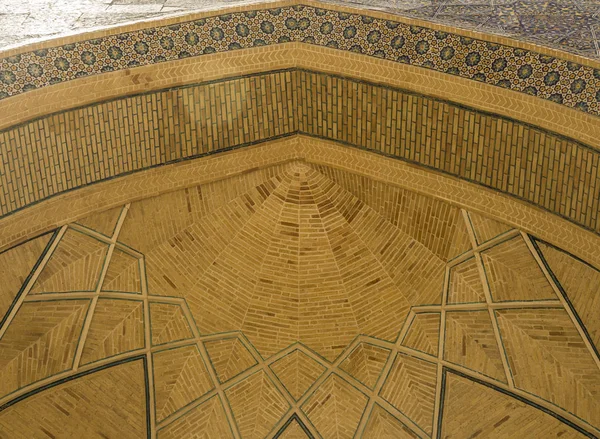 乌兹别克斯坦布哈拉噶伦清真寺底景 — 图库照片