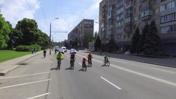 Dnepr 축제 부두에서 실행 마라톤 — 비디오