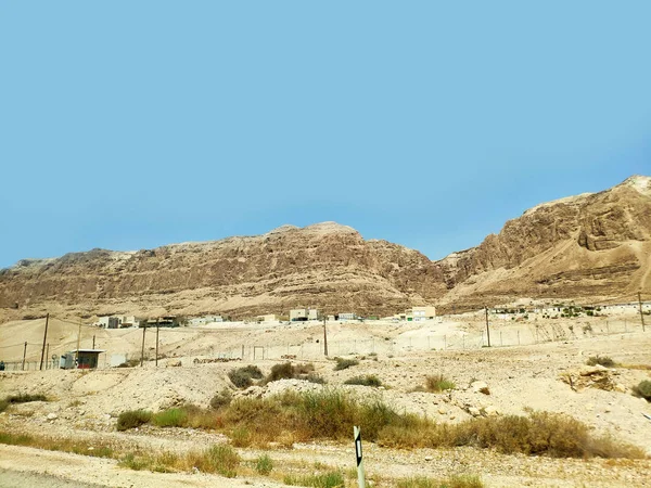 Negev Wüstenlandschaft mit Hügeln und Bergen — Stockfoto