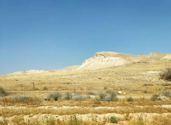 岩、丘、山々の砂漠の風景 — ストック写真