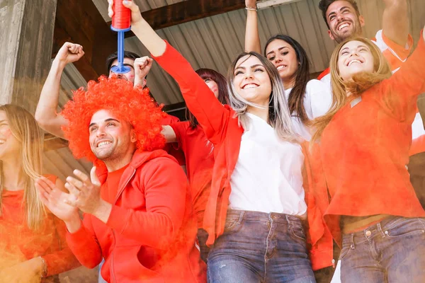 Destekçisi Futbolseverleri Stadı Nda Heyecan Arkadaşlar Spor Kulüplerine Gençlik Destekleyen — Stok fotoğraf