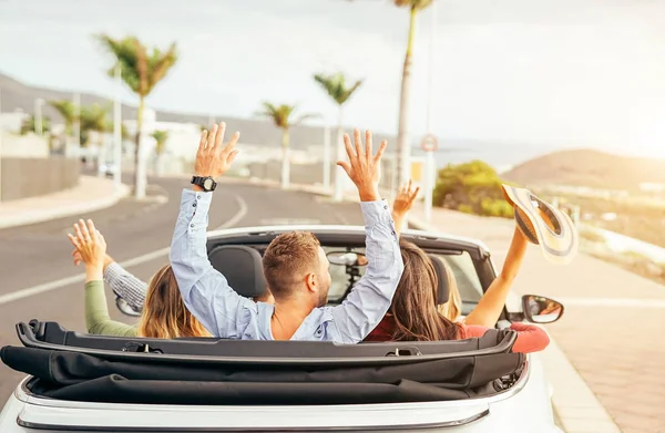 Happy Friends Having Fun Convertible Car Sunset Vacation Young People — Stock Photo, Image