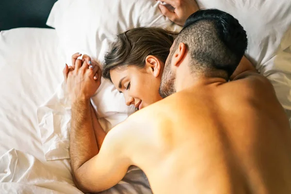 Casal Jovem Apaixonado Fazendo Sexo Cama Casa Momentos Íntimos Sensuais — Fotografia de Stock