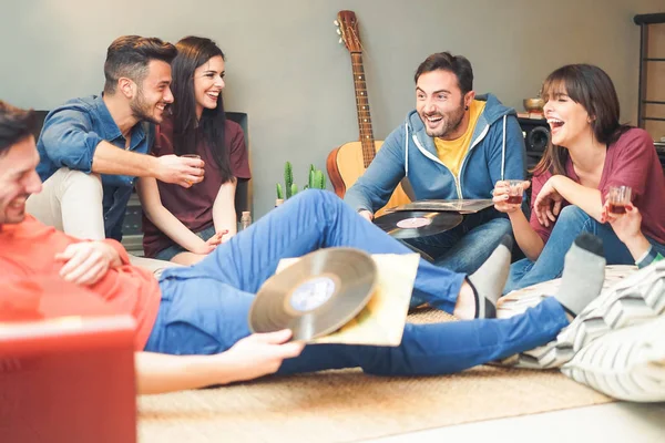 Group Happy Friends Doing Party Listening Vintage Vinyl Disc Home — Stock Photo, Image