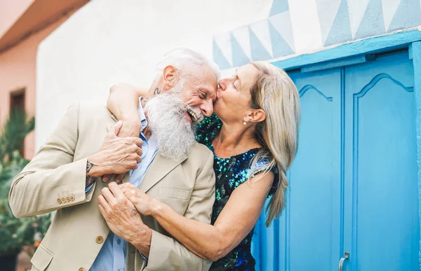 Glücklich Mode Senioren Paar Dating Freien Ältere Elegante Ältere Menschen — Stockfoto