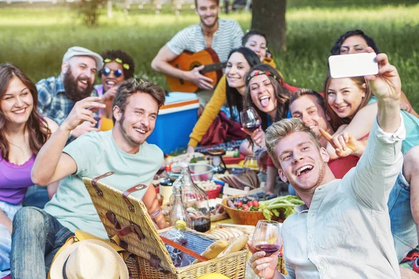 Group Diverse Friends Taking Photo Selfie While Doing Picnic Park — Stock Photo, Image