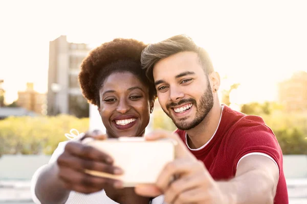 Happy Couple Taking Selfie Mobile Smartphone Outdoor Multiracial Friends Having — Stock Photo, Image