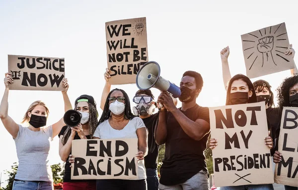 Movimento Ativista Protestando Contra Racismo Lutando Pela Igualdade Manifestantes Diferentes — Fotografia de Stock