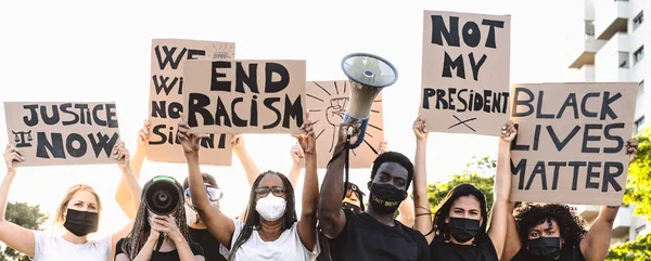 Aktivista Mozgalom Tiltakozik Rasszizmus Ellen Egyenlőségért Tüntetők Különböző Kultúrákból Faji — Stock Fotó