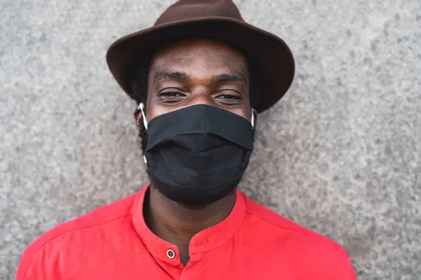 Homme Mode Africain Portant Masque Noir Pour Éviter Propagation Virus — Photo