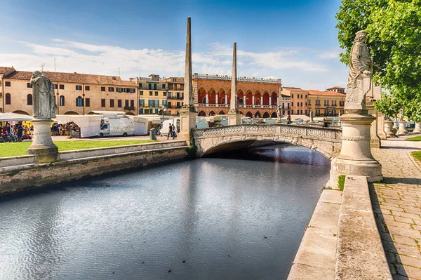 Scenic Square Prato Della Valle Its Beautiful Canal Padua Largest — Stock Photo, Image