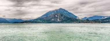Como Gölü'nün şehir Varenna, İtalya üzerinden üzerinden doğal idillic görünüm