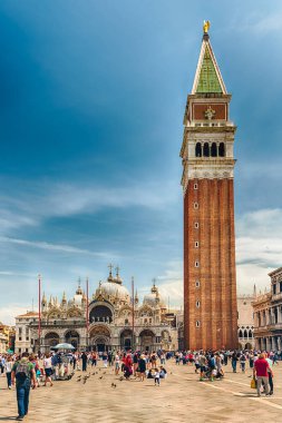 Venice, İtalya - 29 Nisan: turistler ikonik Piazza San Marco (San Marco Meydanı), sosyal, dini ve politik merkezi Venedik, İtalya, 29 Nisan 2018