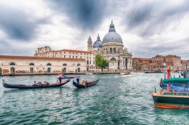 Venice, İtalya - 29 Nisan: Basilica Santa Maria della Salute, bir Roma Katolik Kilisesi ve ikonik simgesel yapı Dorsoduro bölge Venedik, İtalya, 29 Nisan 2018 yer alan