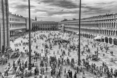Venice, İtalya - 29 Nisan: Havadan görünümü ikonik Piazza San Marco (San Marco Meydanı), turistler, sosyal, dini ve politik merkezi Venedik, İtalya, 29 Nisan 2018