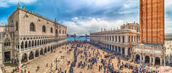 Venedig Italien April Panorama Luftaufnahme Von Touristen Die Die Ikonische — Stockfoto